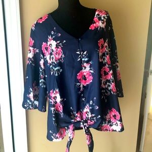 Large blouse never been worn, ties at waist